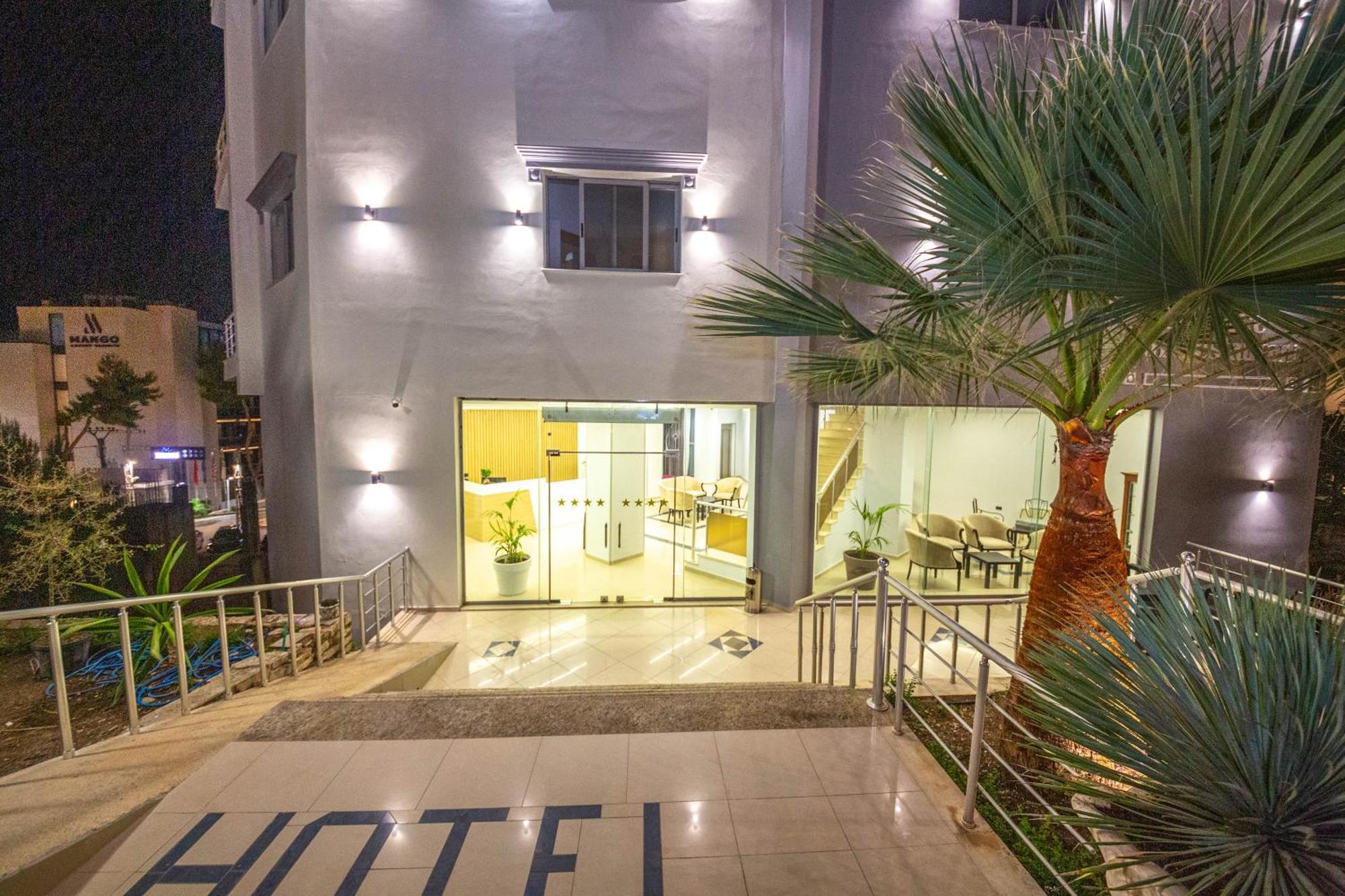 Hotel Sea Breeze 4*
