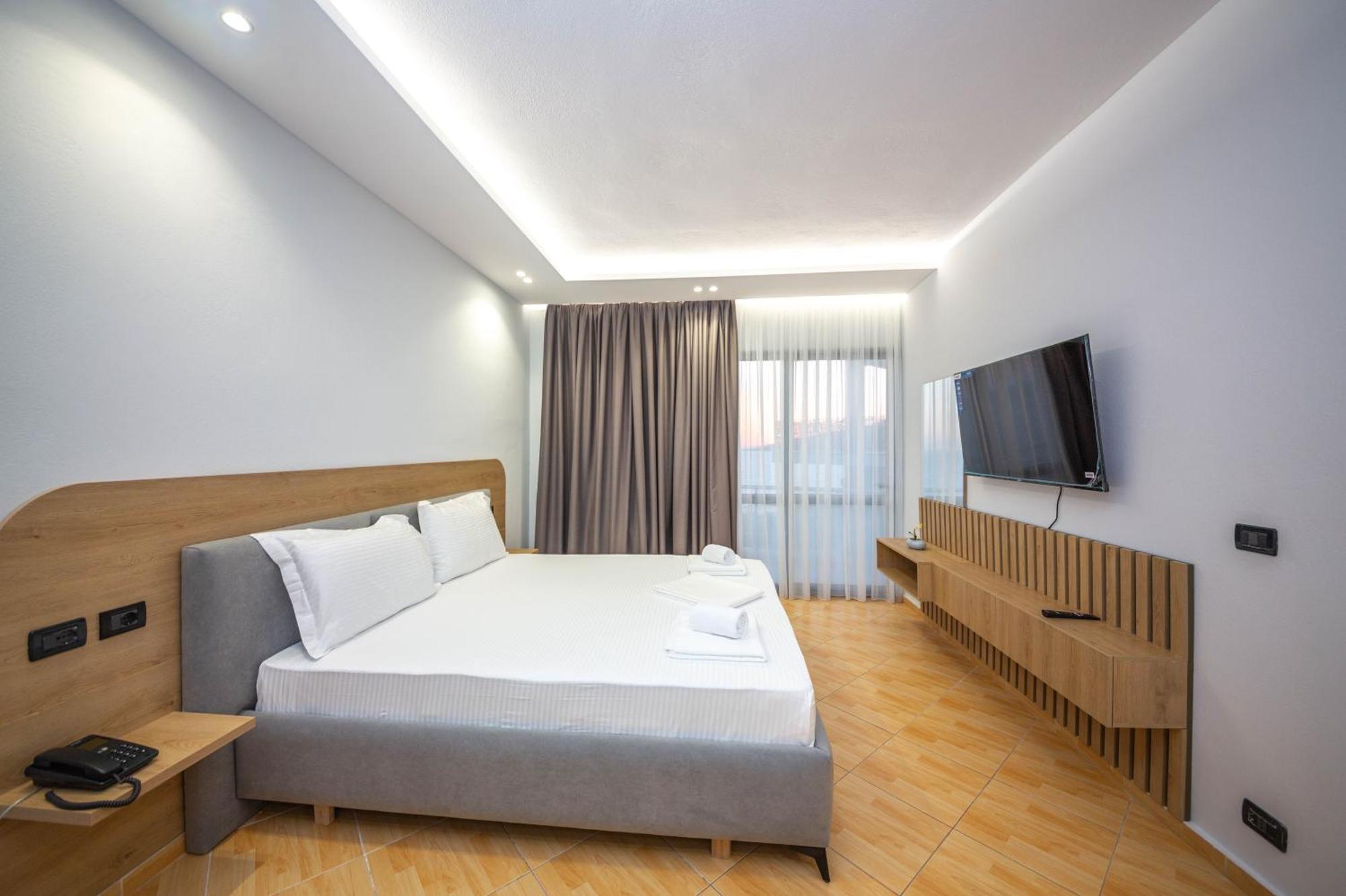 Sea Breeze 4* Saranda