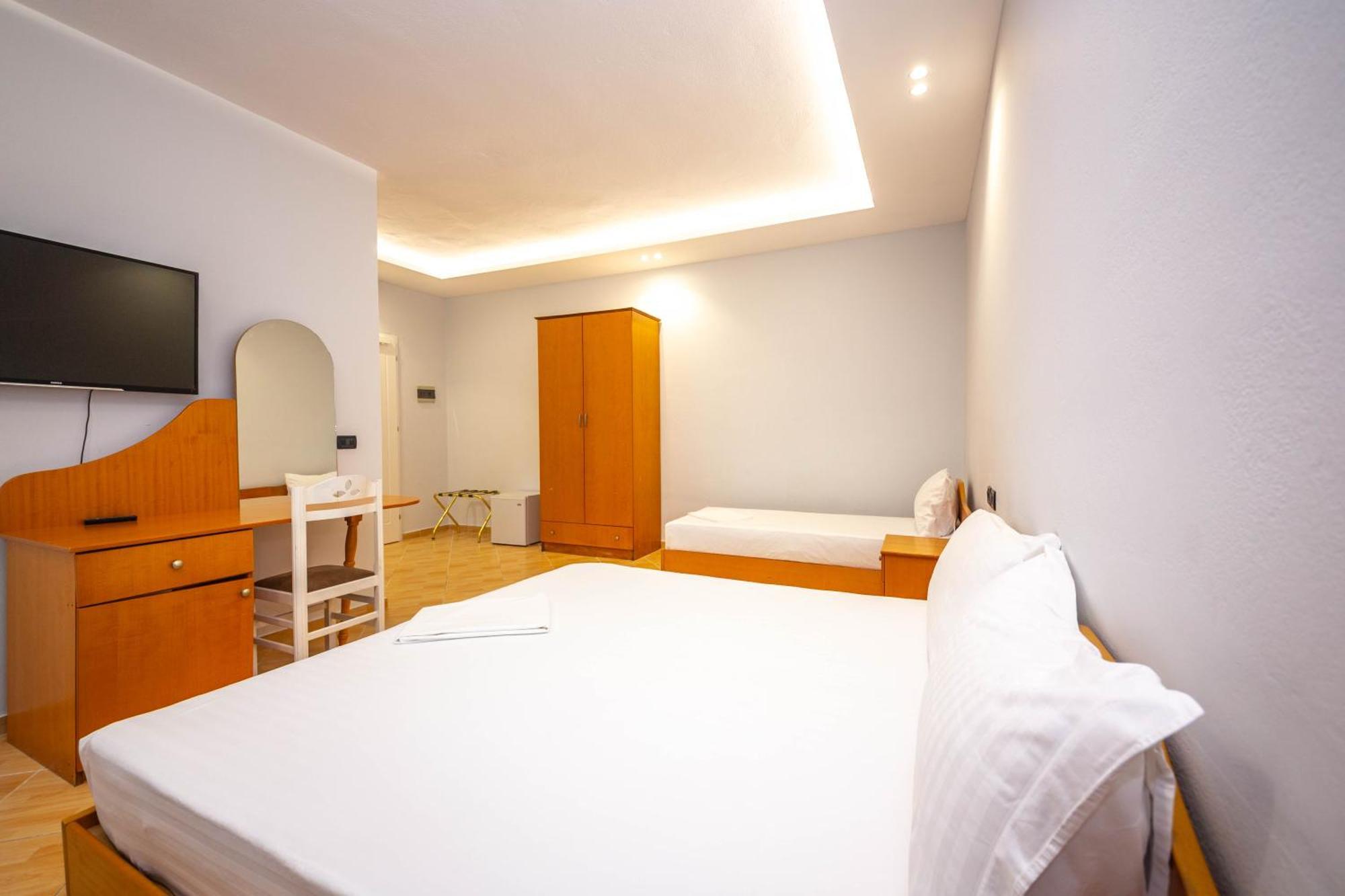 Hotel Sea Breeze Saranda