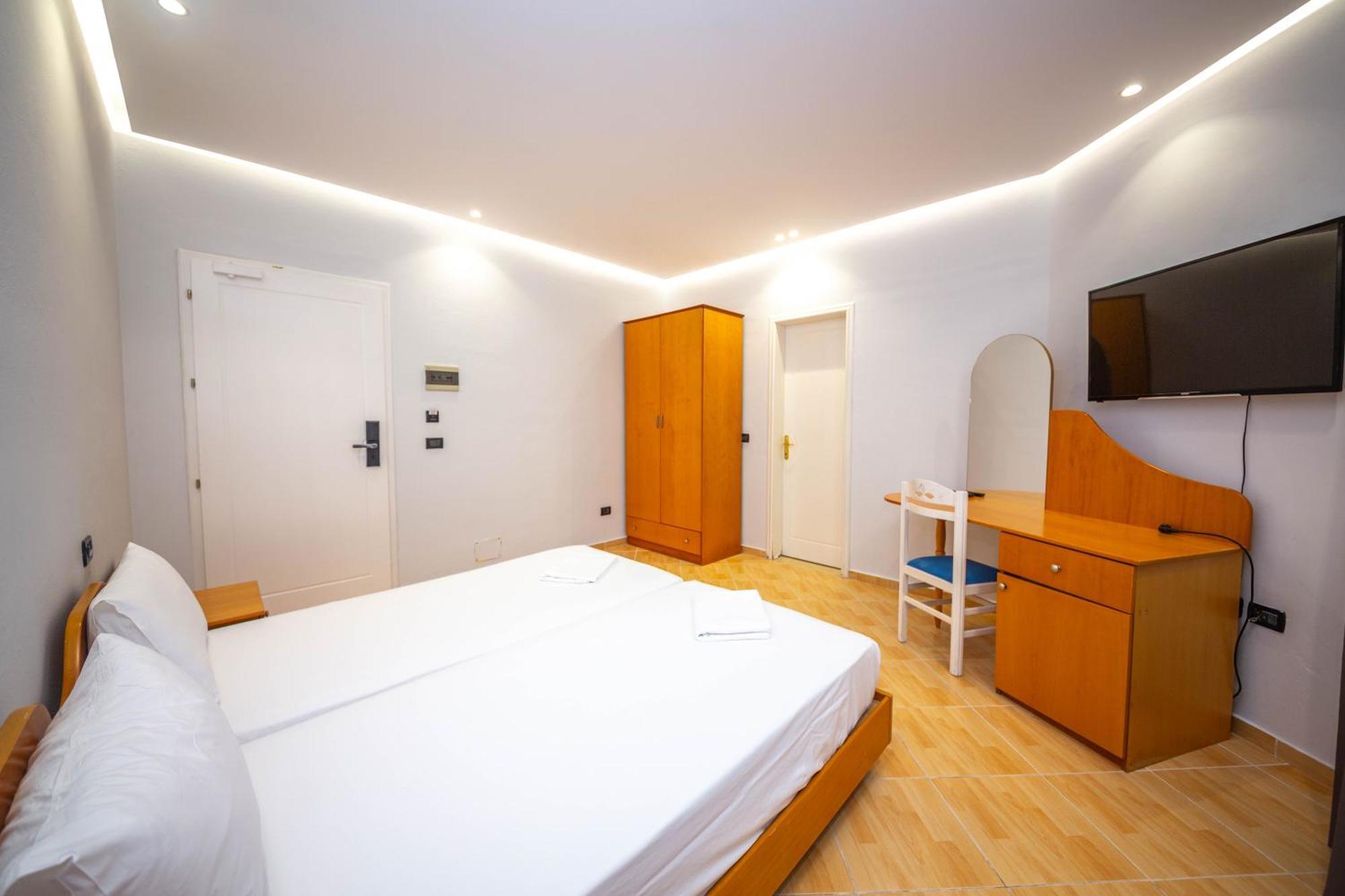 Hotel Sea Breeze Saranda