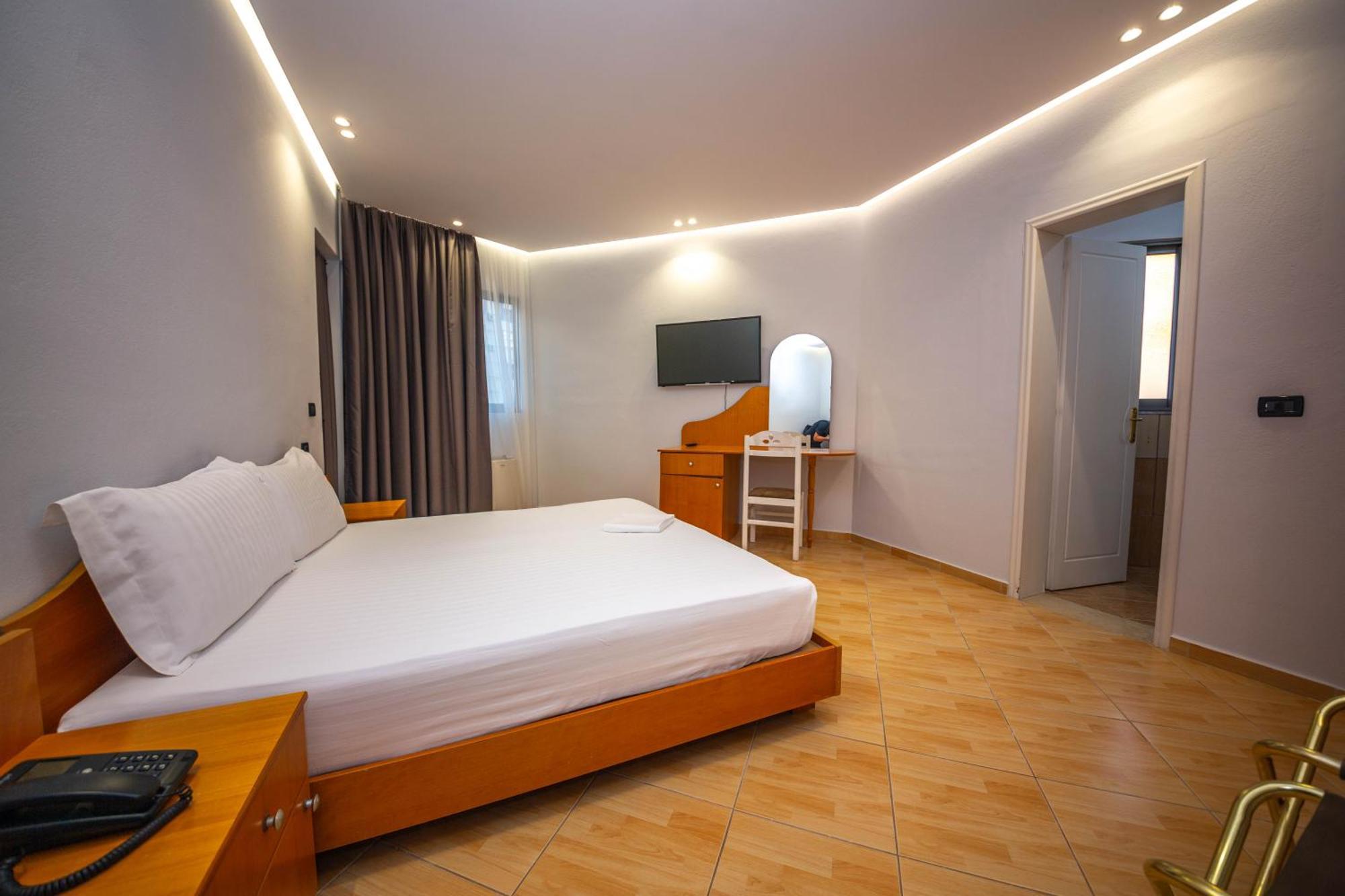 Hotel Sea Breeze Saranda